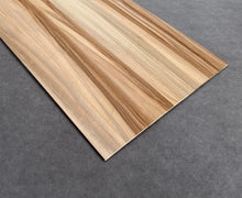 Indlæs billede til gallerivisning Satin Walnut fineret Birkekrydsfiner
